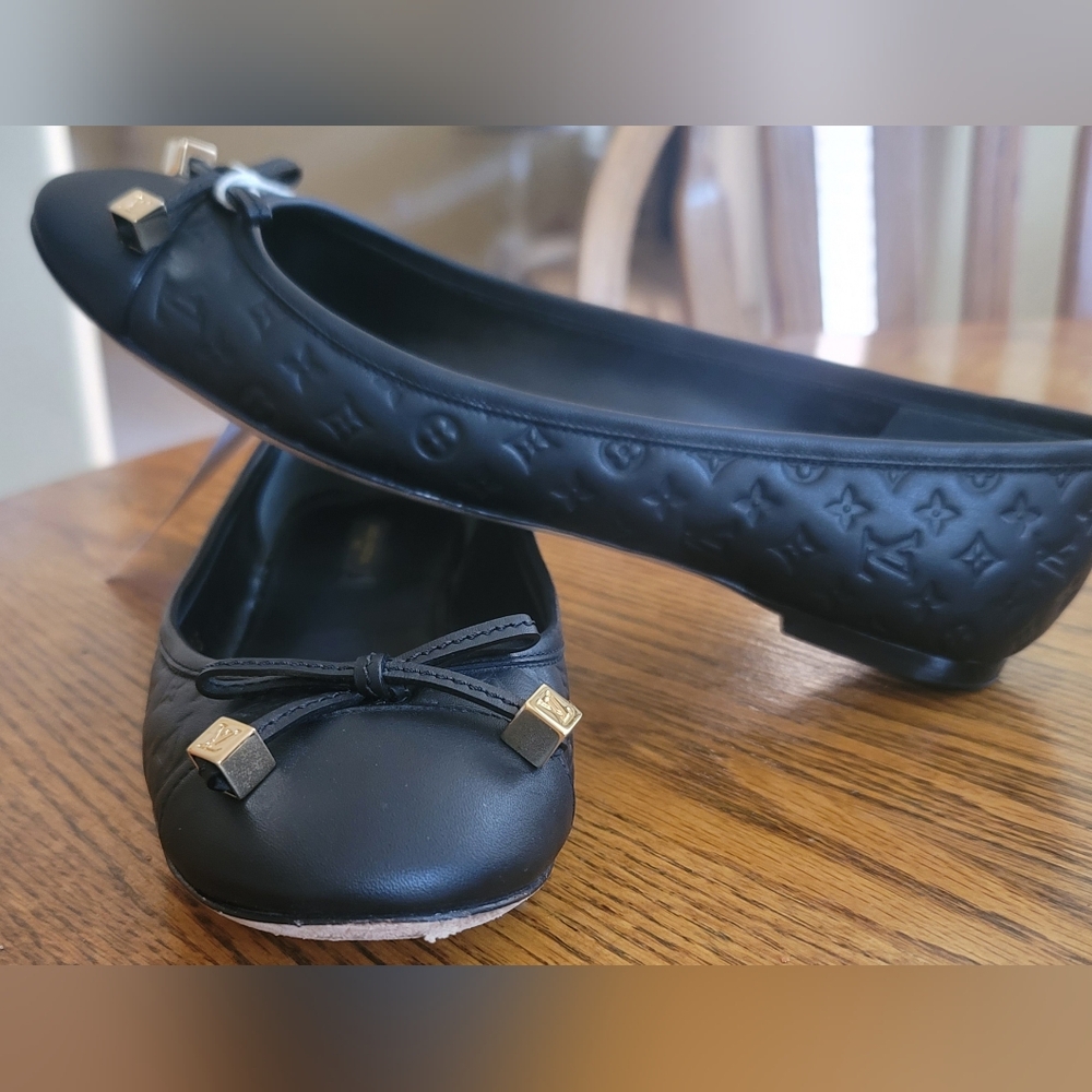 Louis Vuitton Calfskin Black Monogram Embossed Logo Debbie Ballerina Flats Shoes